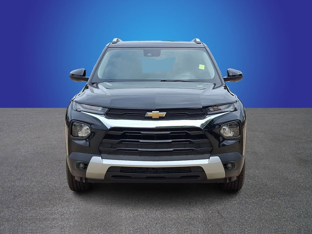 Used 2023 Chevrolet TrailBlazer LT w/ Convenience Package AWD/4WD image 2