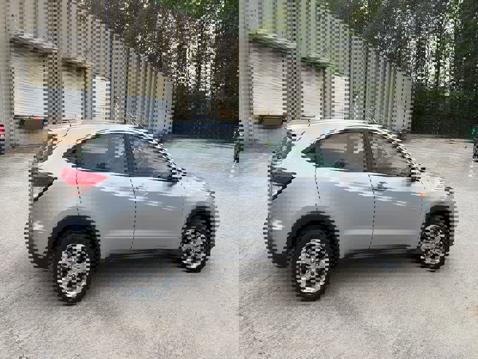 Used 2022 Honda HR-V LX image 11