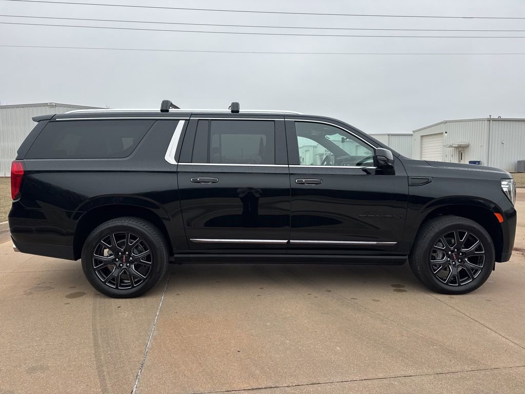 Used 2024 GMC Yukon XL Denali Ultimate w/ LPO, Illumination Package image 6
