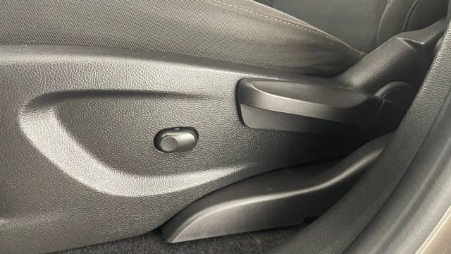 Used 2020 Chevrolet Trax LS image 35