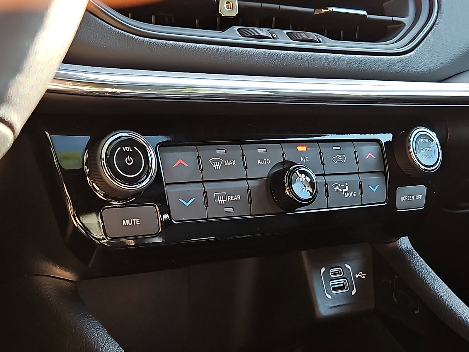 Used 2023 Jeep Compass High Altitude image 16