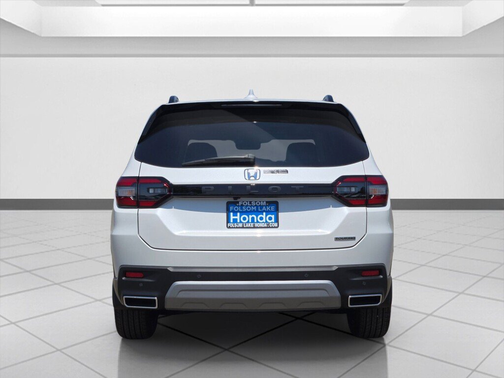 New 2025 Honda Pilot Touring image 5