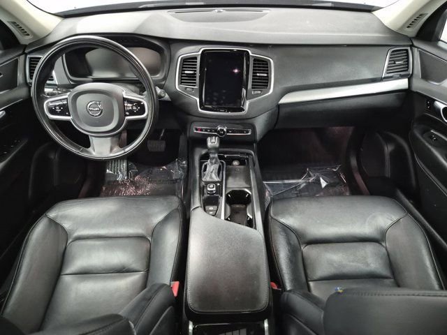 Used 2022 Volvo XC90 T5 Momentum w/ Climate Package AWD/4WD image 12