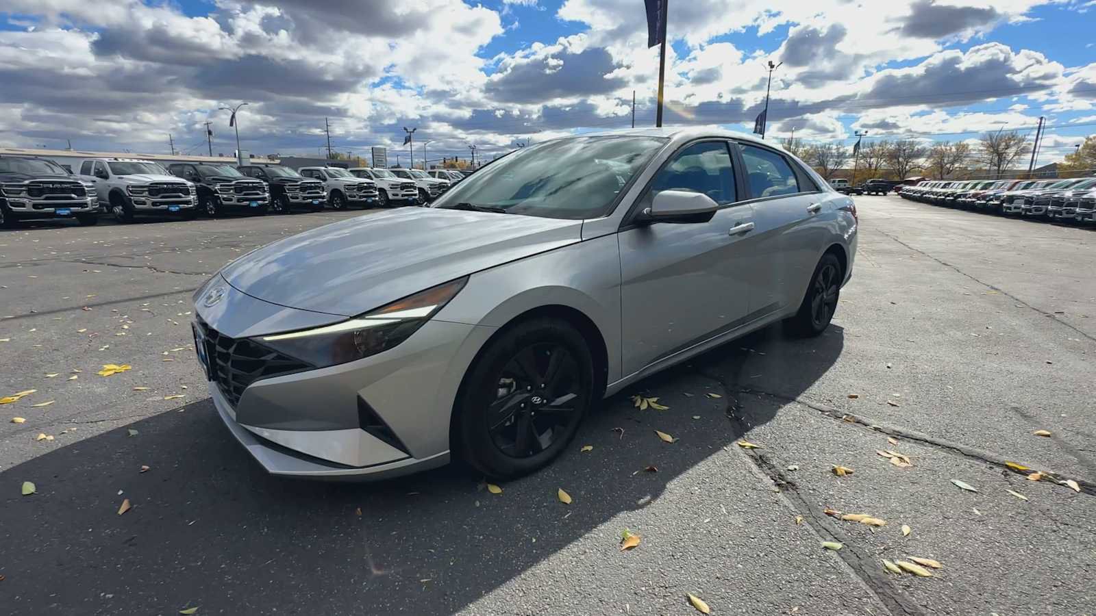 Used 2023 Hyundai Elantra SEL image 4