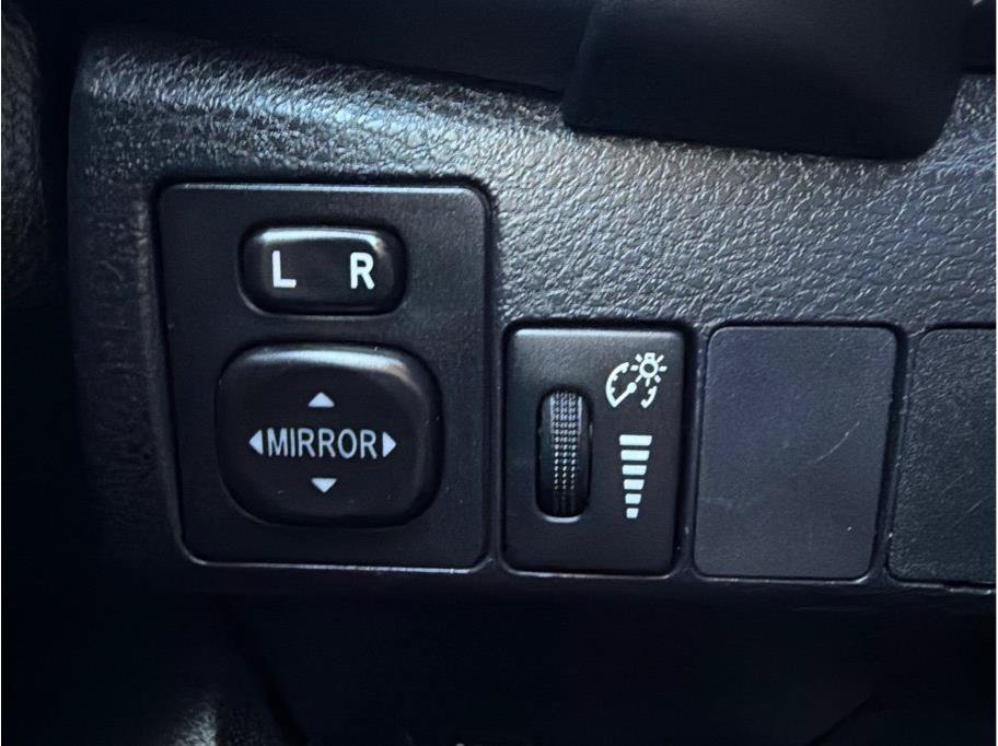 Used 2017 Toyota Corolla SE FWD image 27