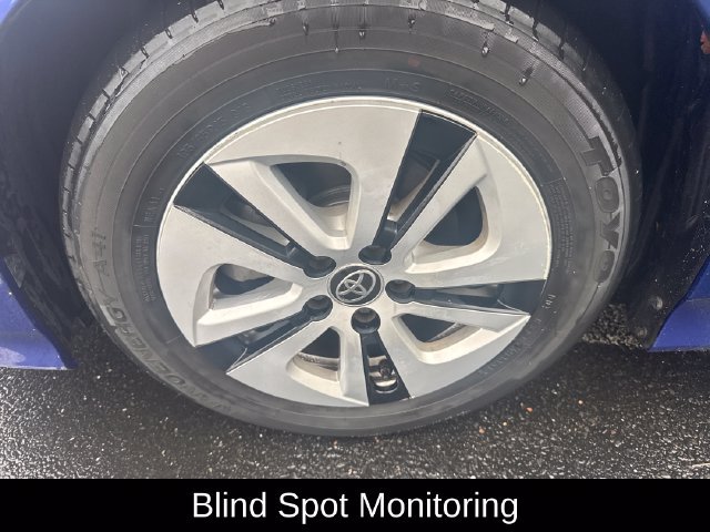 Used 2017 Toyota Prius Three w/ Advanced Technology Package FWD image 10