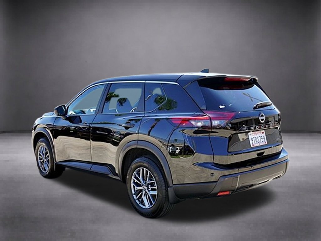 Used 2025 Nissan Rogue S AWD/4WD image 7