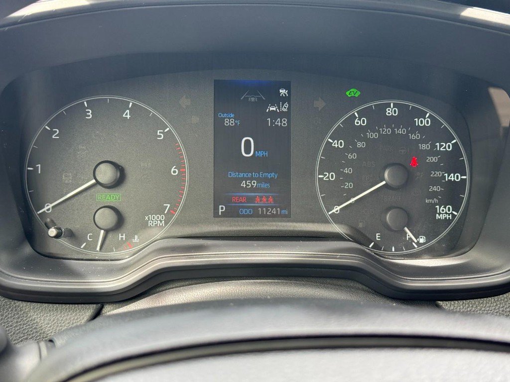 Used 2025 Toyota Corolla LE FWD image 28