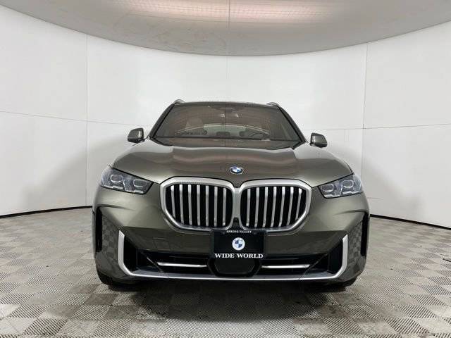 Used 2024 BMW X5 xDrive40i w/ Premium Package image 2