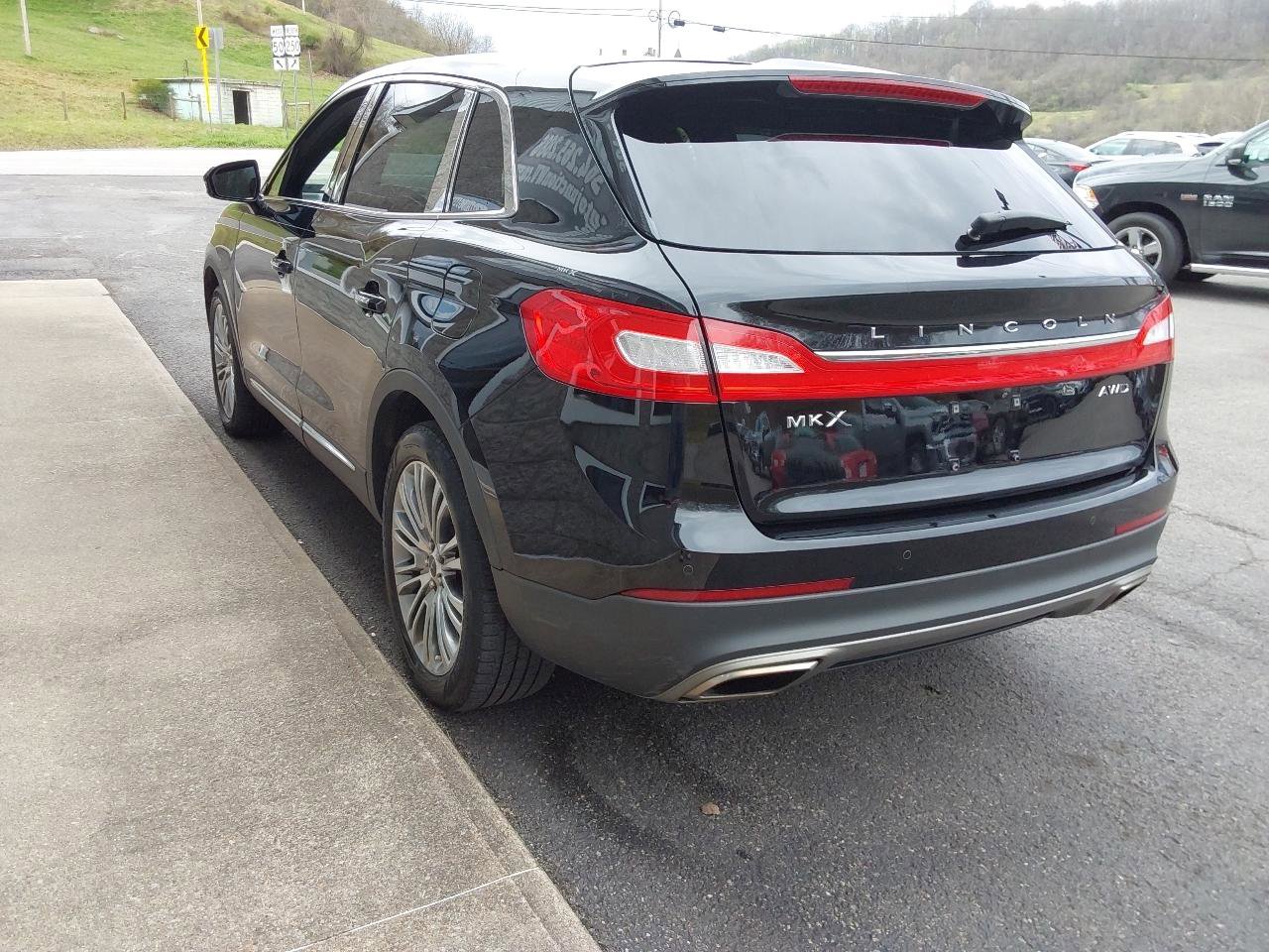 Used 2017 Lincoln MKX Reserve image 7