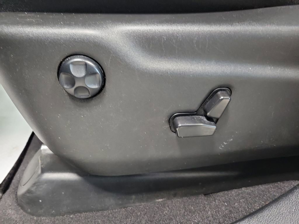 Used 2023 Dodge Durango GT image 33