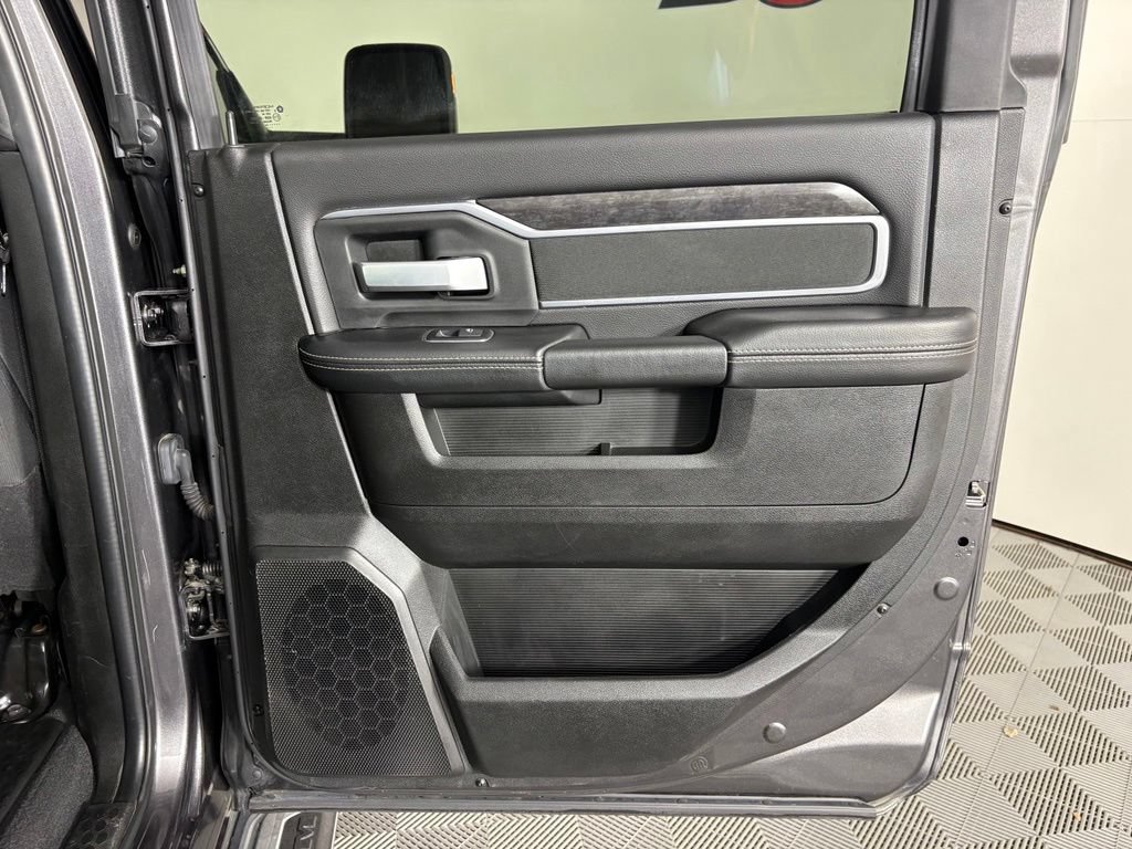 Used 2024 RAM 3500 Big Horn AWD/4WD image 43