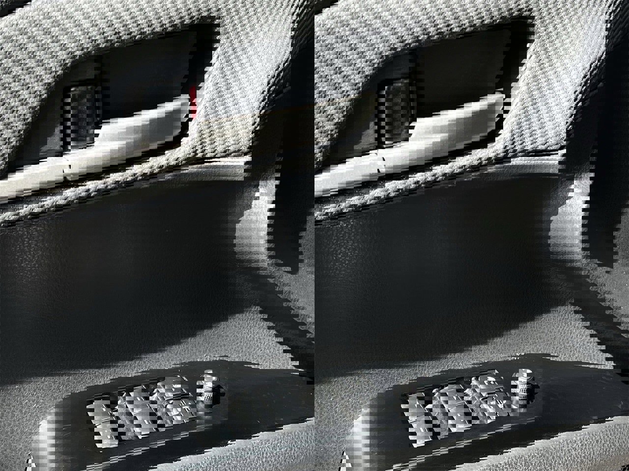 Used 2025 Toyota Camry SE image 21