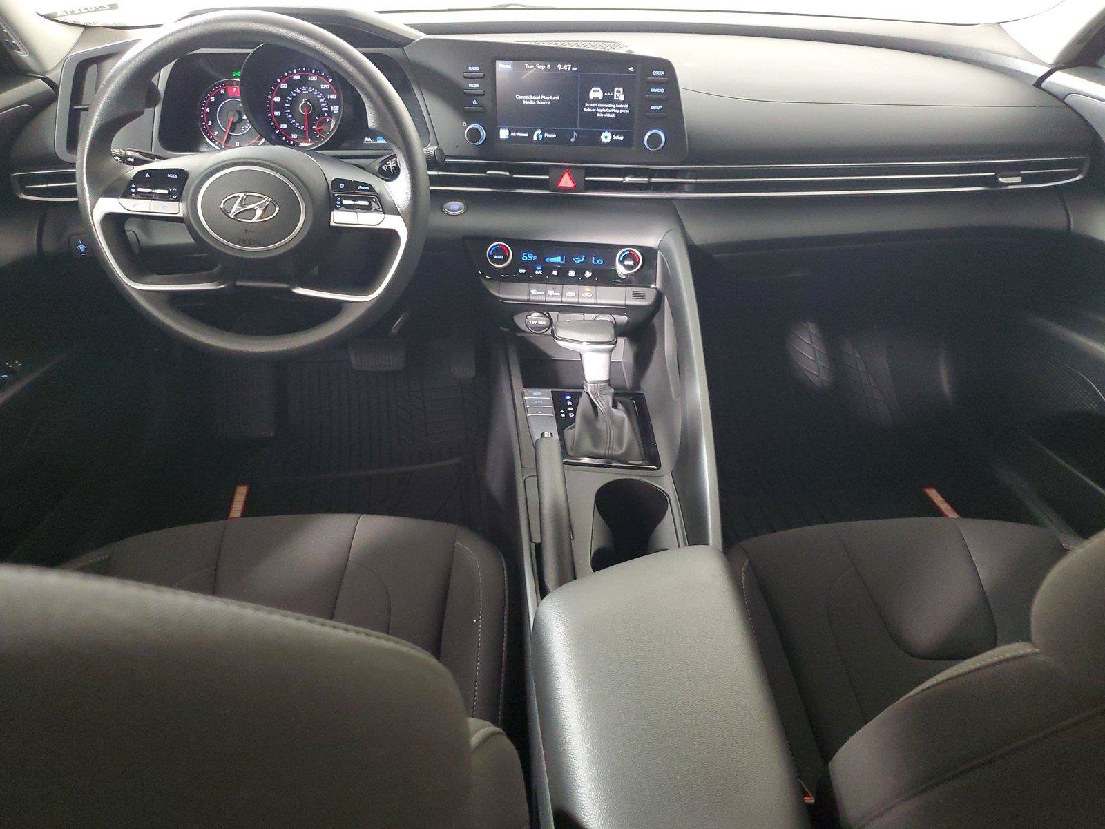 Used 2023 Hyundai Elantra SEL FWD image 12