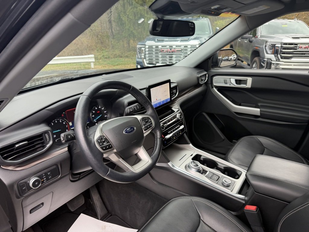 Used 2022 Ford Explorer Limited w/ Equipment Group 301A image 13
