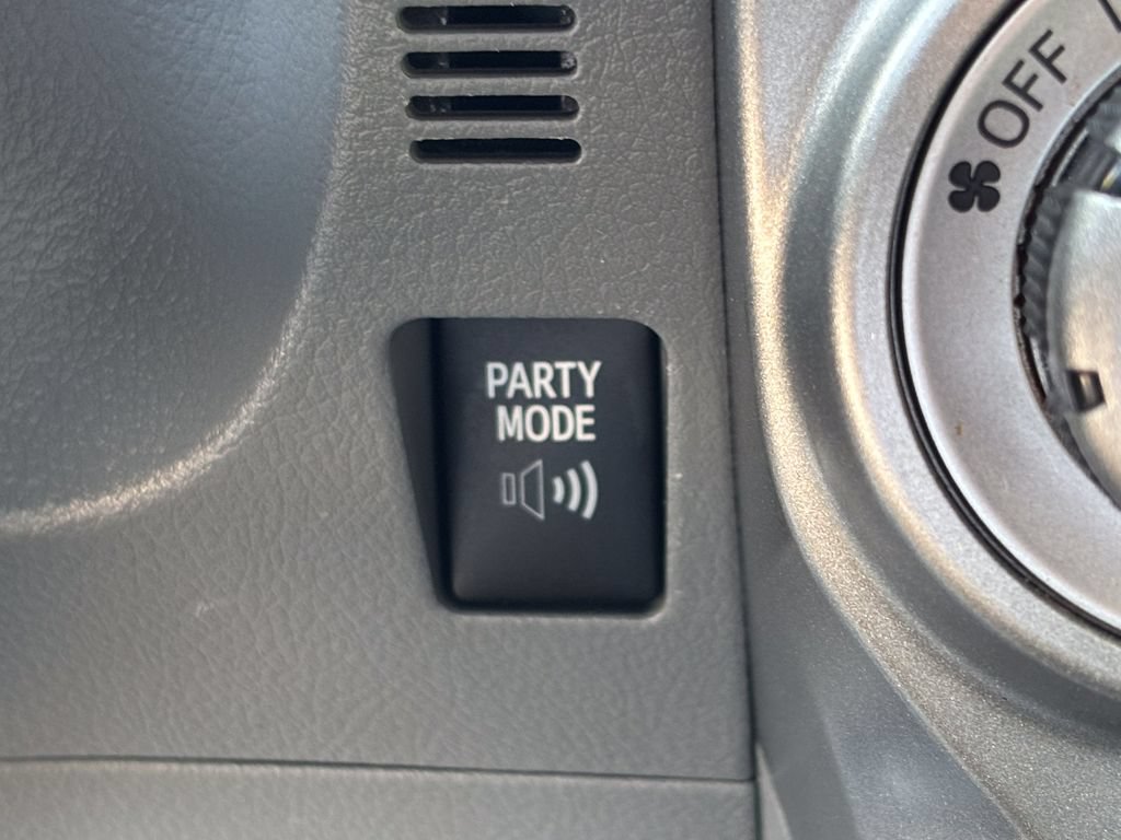 Used 2013 Toyota 4Runner SR5 w/ Premium Pkg AWD/4WD image 26