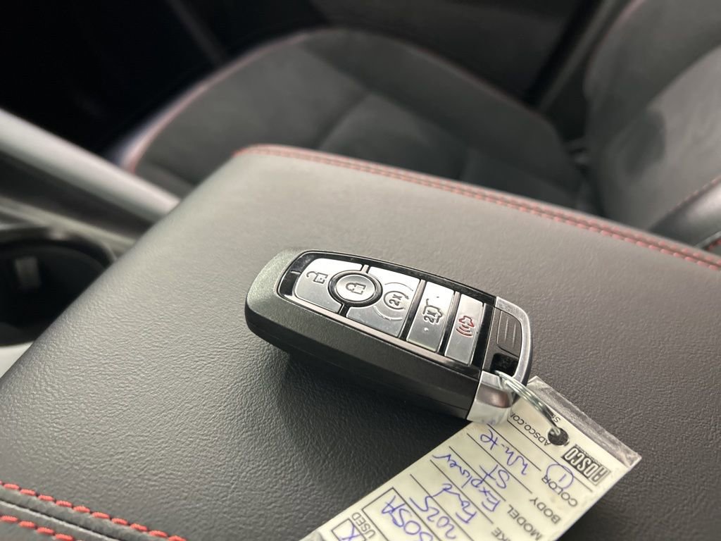 Used 2025 Ford Explorer ST w/ Sun And Sound Package AWD/4WD image 26