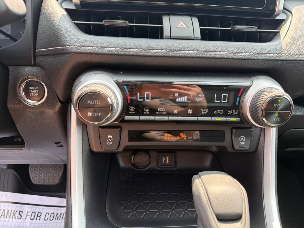 Used 2025 Toyota RAV4 XLE w/ Convenience Package FWD image 21