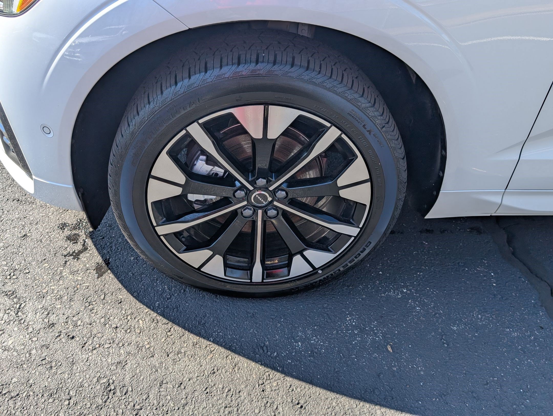 New 2026 Volvo XC60 B5 Plus w/ Protection Package Premier image 31