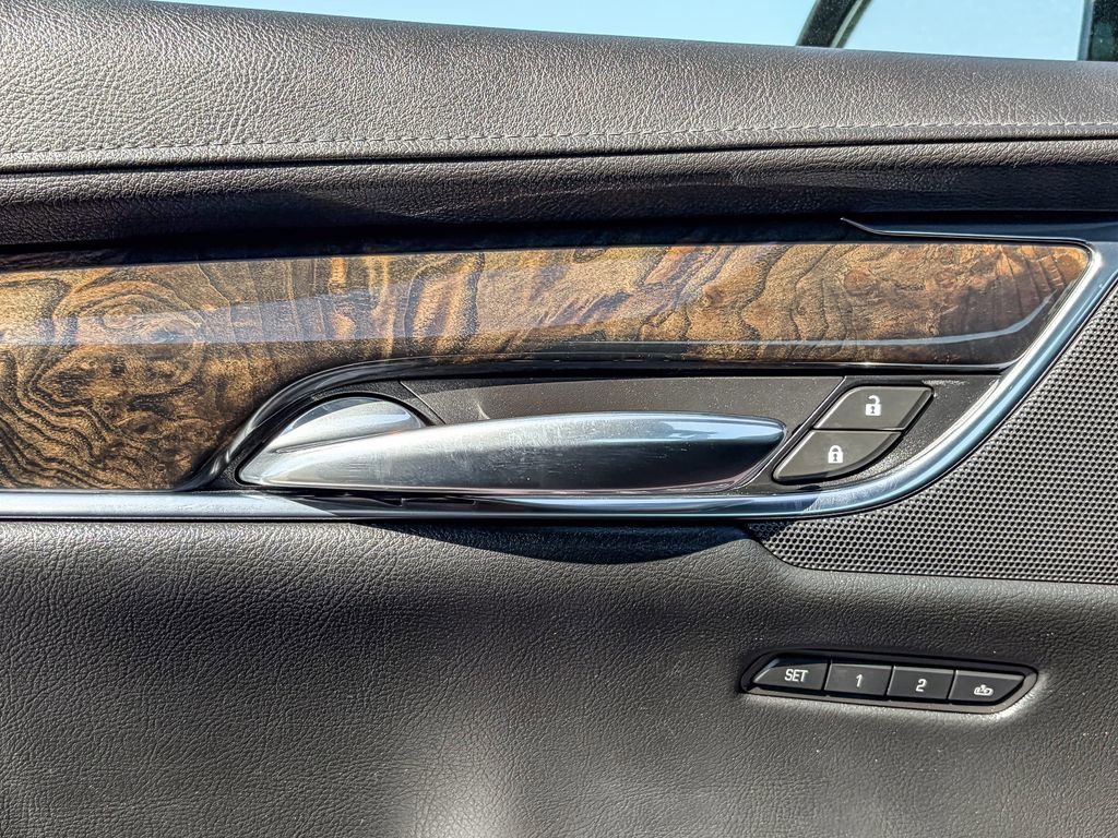 Used 2017 Cadillac XT5 Luxury w/ Driver Awareness Package image 41