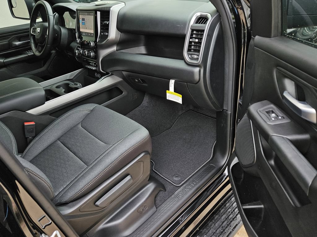 New 2026 RAM 1500 Express AWD/4WD image 7