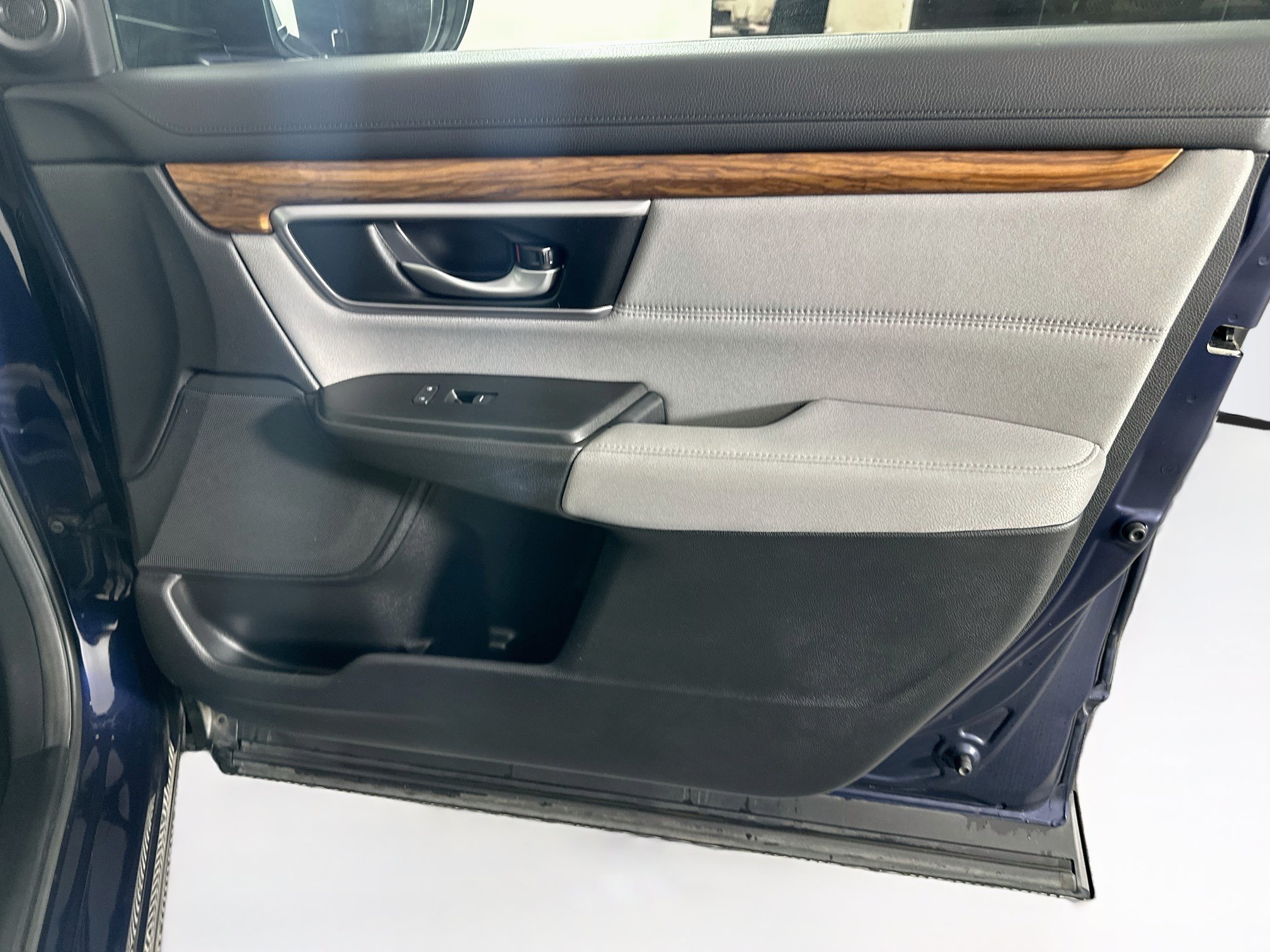 Used 2017 Honda CR-V EX image 31