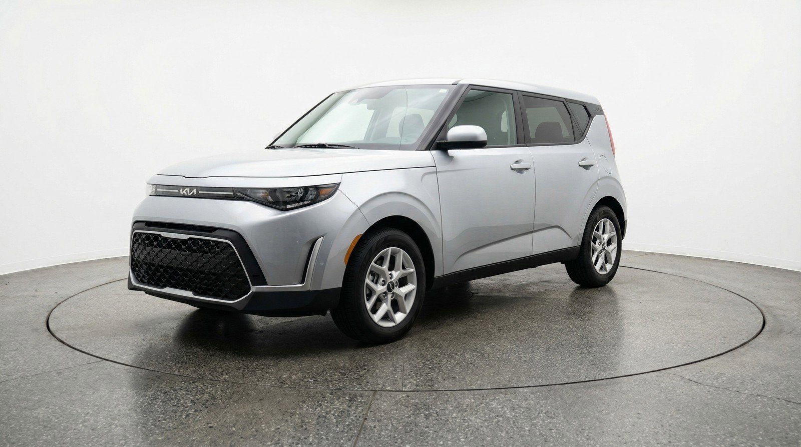 Used 2025 Kia Soul LX w/ LX Technology Package image 3