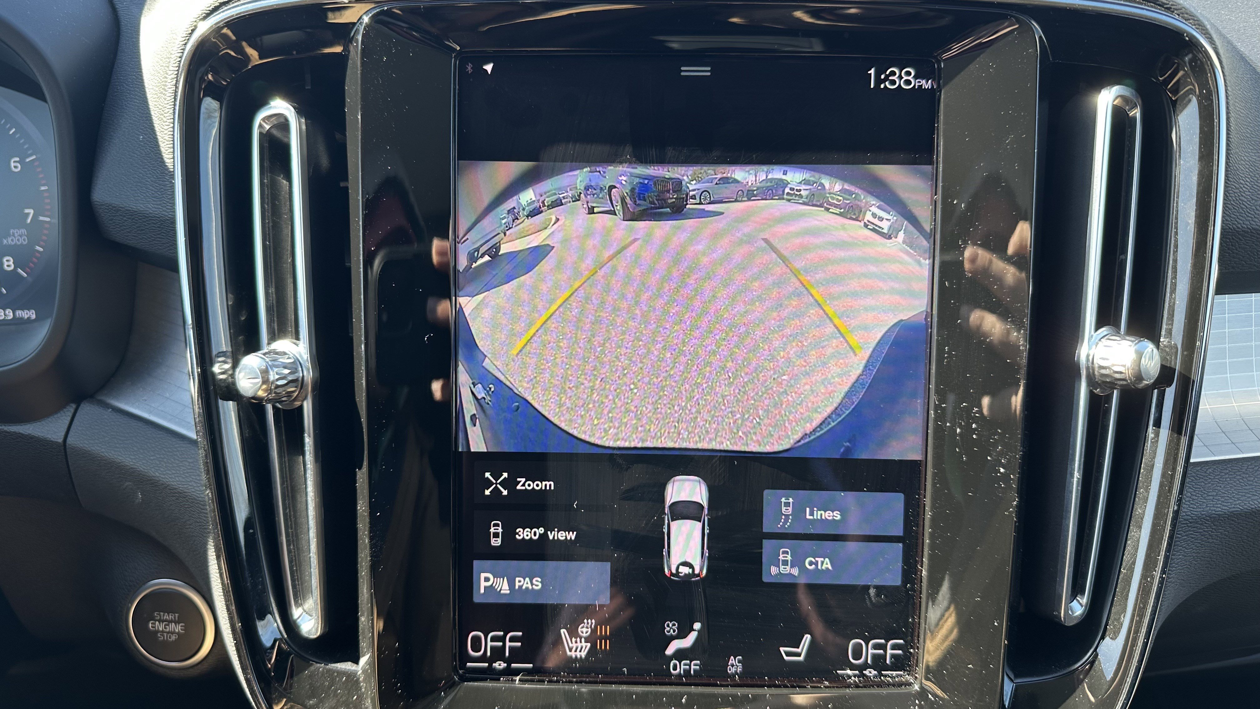 Used 2022 Volvo XC40 T5 Momentum w/ Premium Package image 26