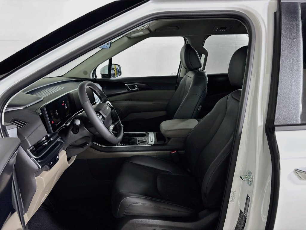 New 2027 Kia Carnival FWD image 11