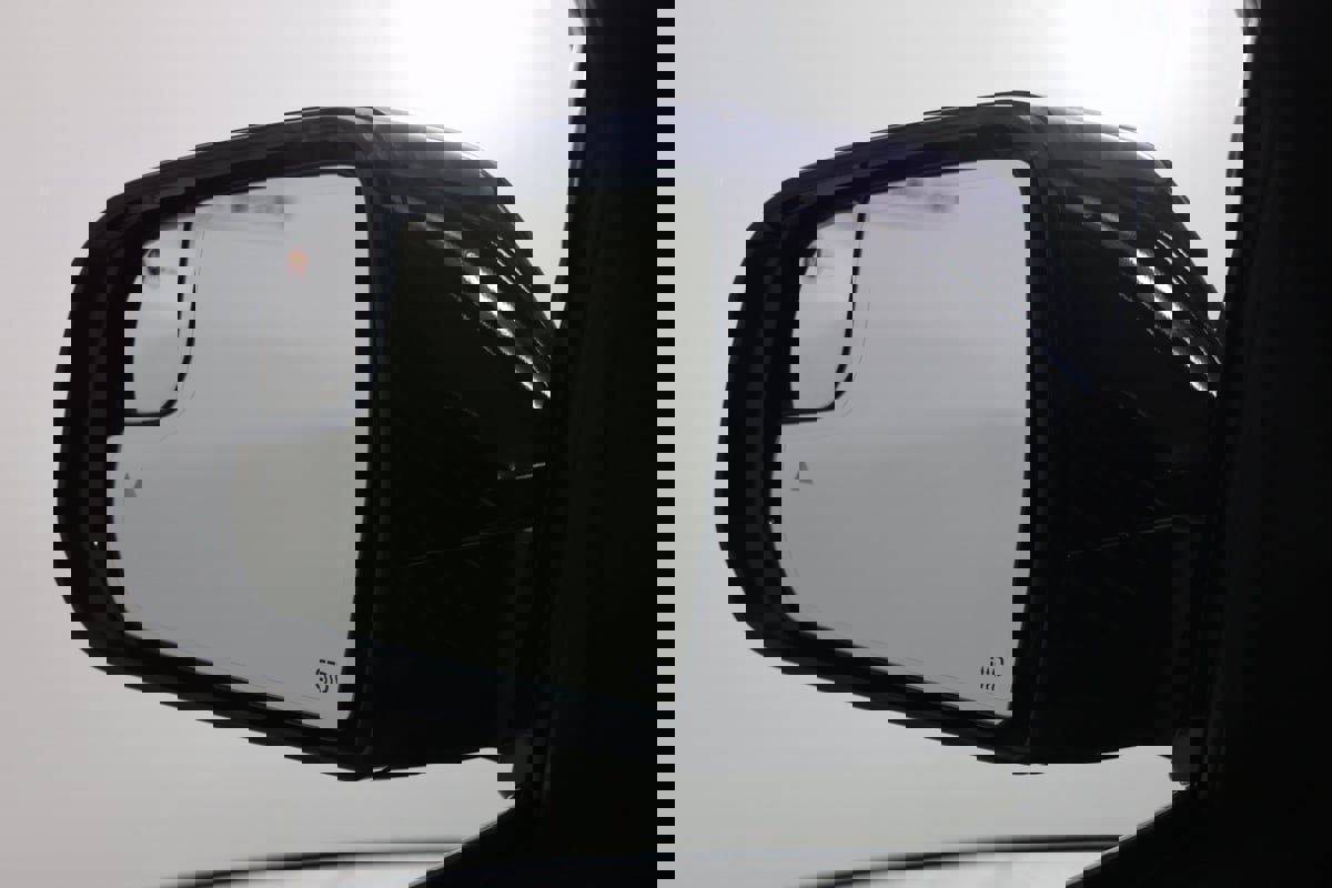 Used 2024 Jeep Wagoneer L Series III w/ Flexible Seating Group image 20