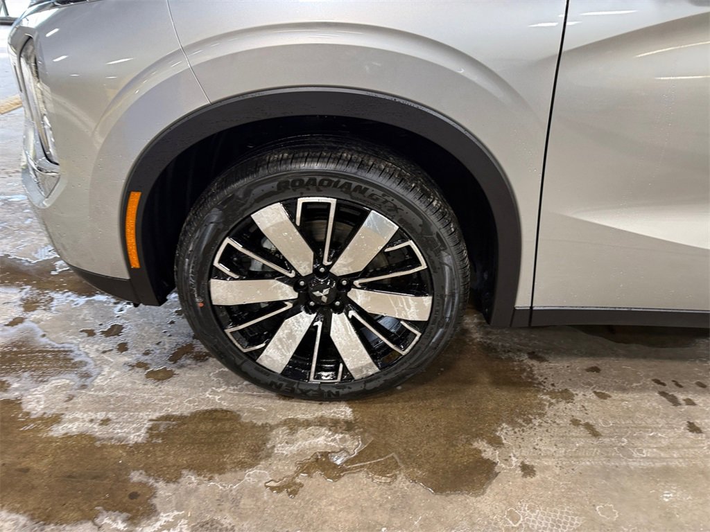 New 2026 Mitsubishi Outlander SE image 37