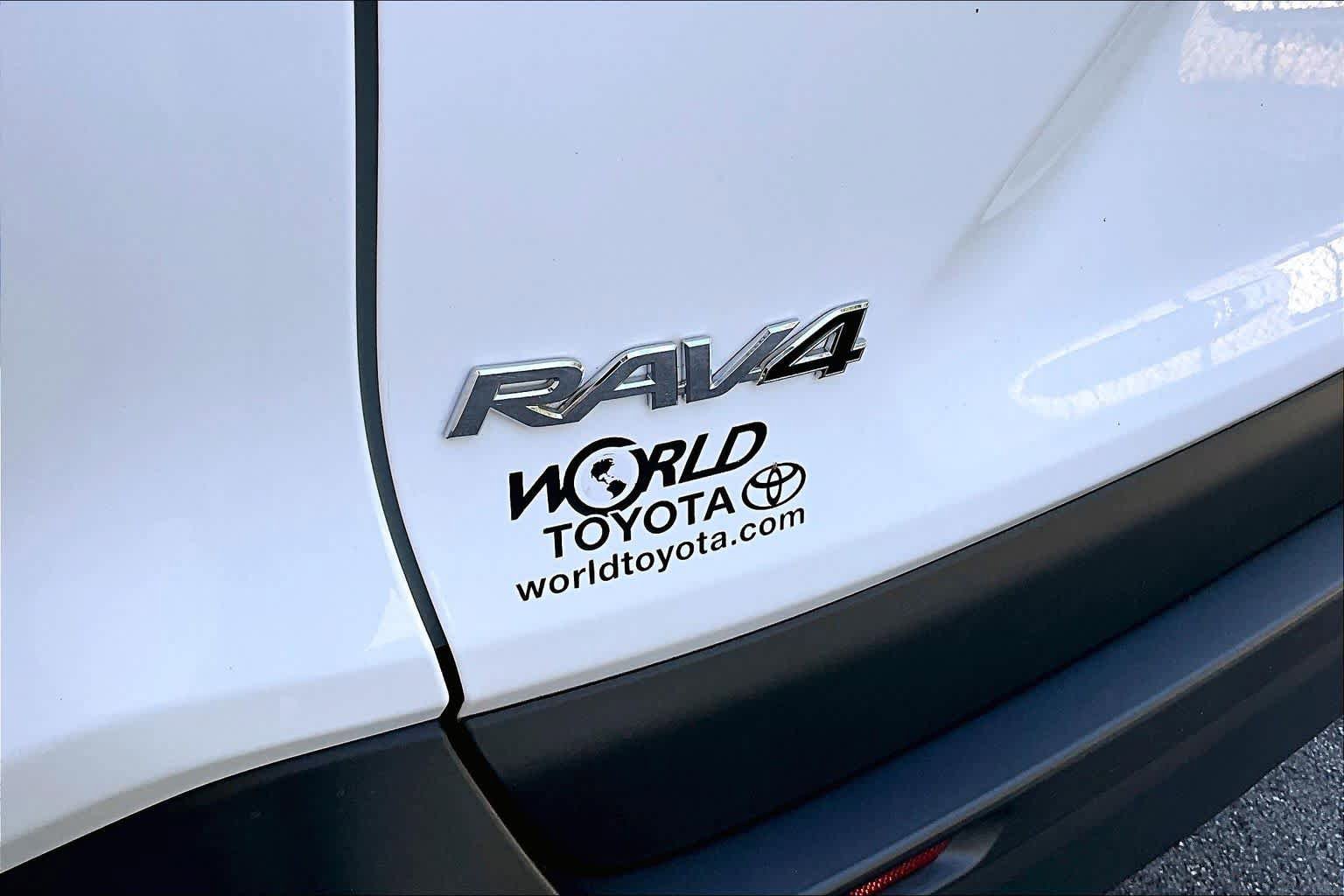 Used 2024 Toyota RAV4 LE FWD image 30
