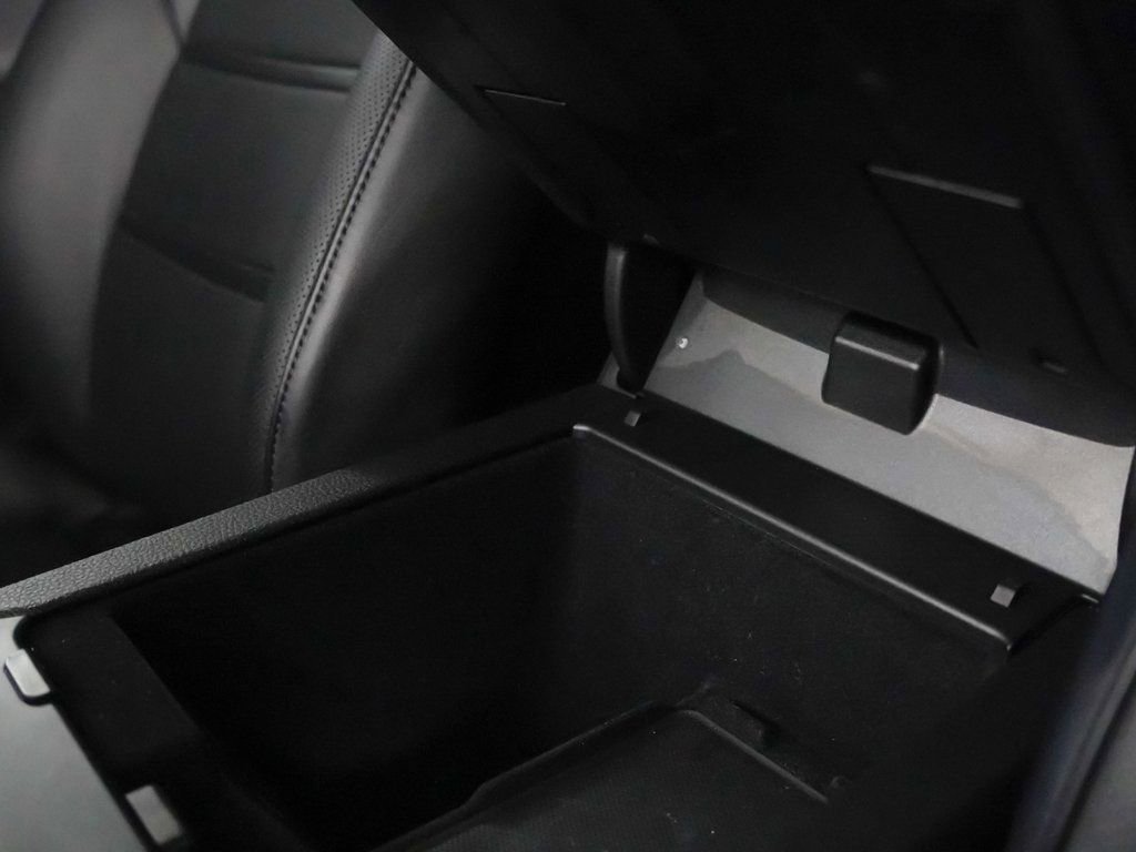 Certified 2023 Porsche Cayenne Platinum Edition image 34