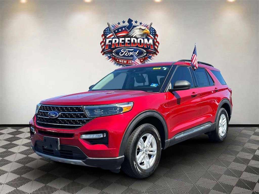 Used 2020 Ford Explorer XLT w/ Equipment Group 202A AWD/4WD image 2