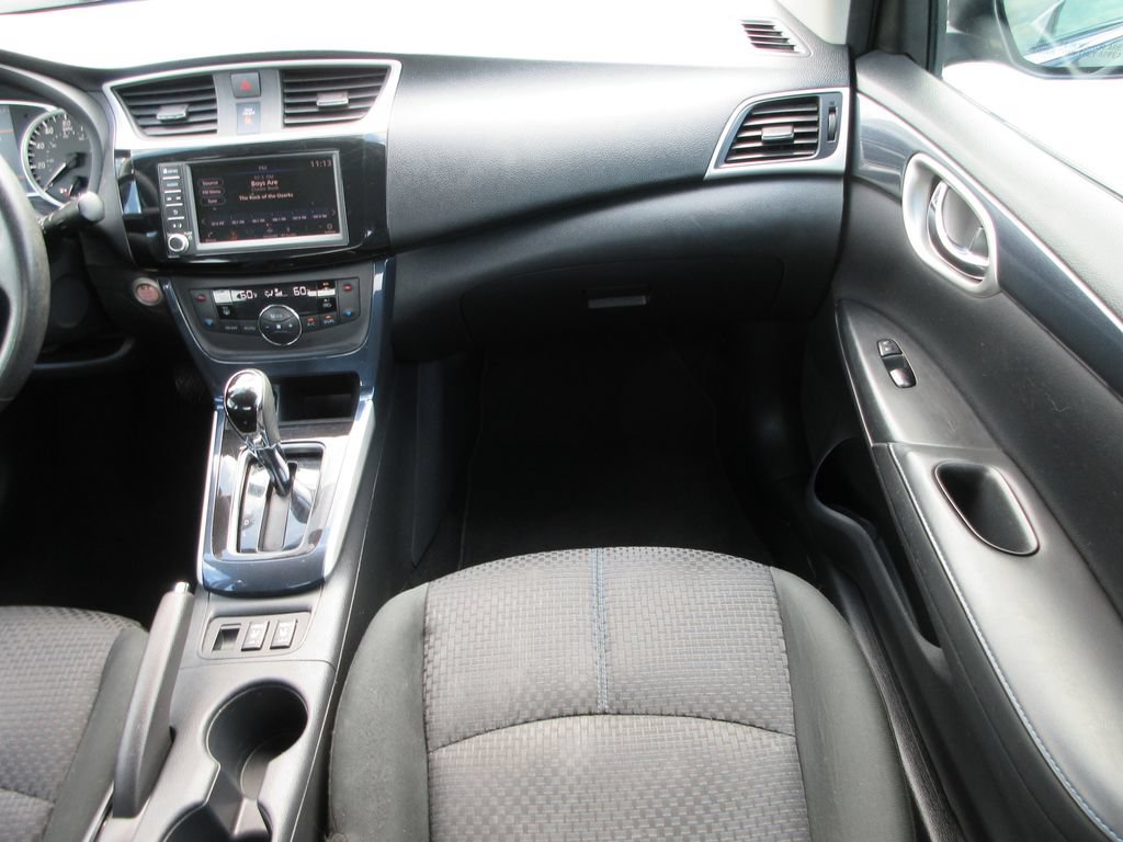 Used 2019 Nissan Sentra SR FWD image 15