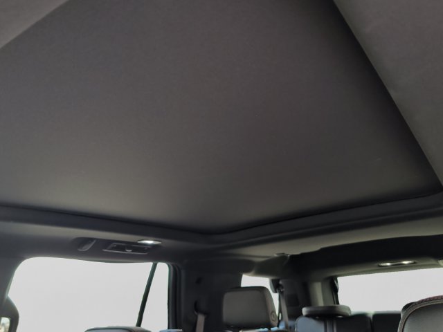 Used 2021 Chevrolet Tahoe RST w/ Luxury Package AWD/4WD image 12