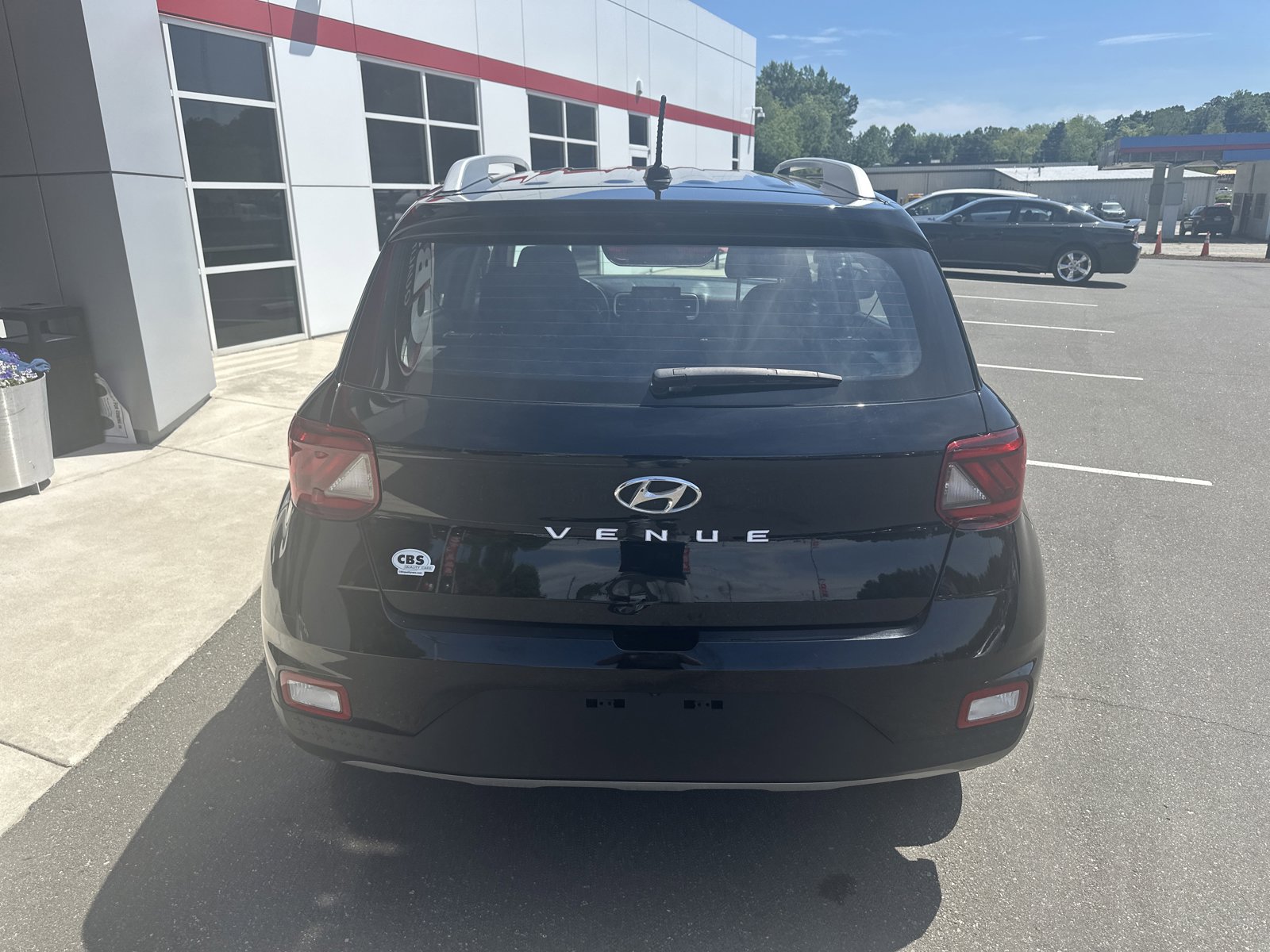 Used 2025 Hyundai Venue SEL FWD image 7