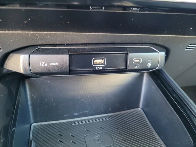 Used 2023 Kia Niro EX Touring FWD image 18