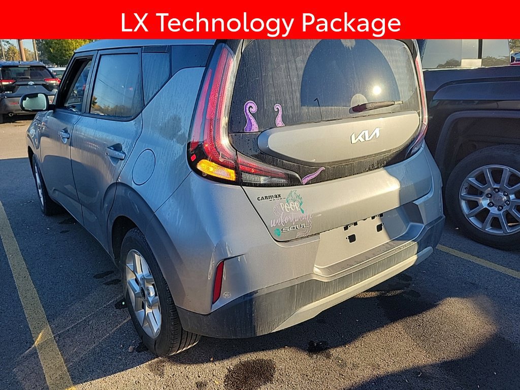 Used 2023 Kia Soul LX w/ LX Technology Package FWD image 4