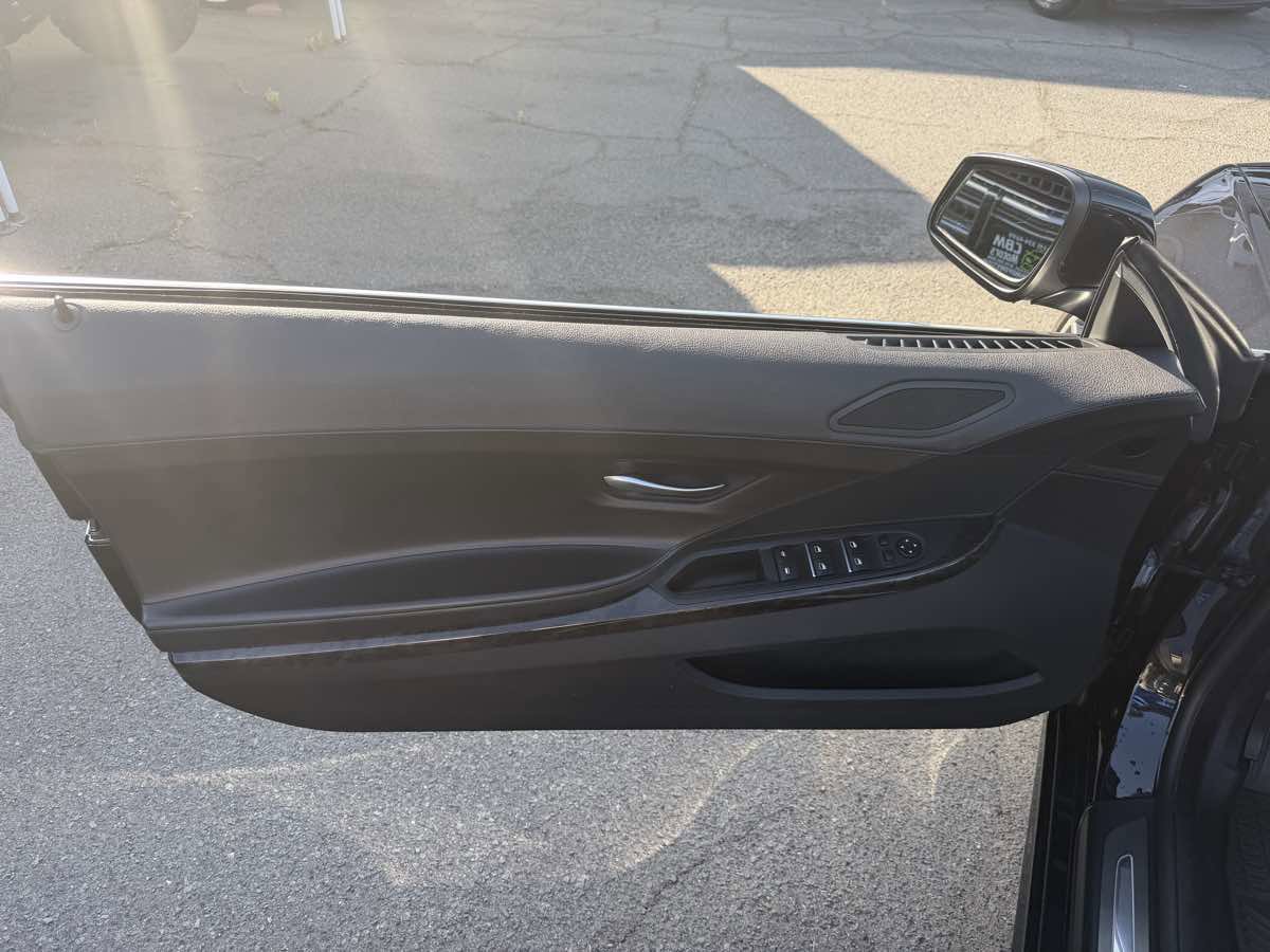 Used 2012 BMW 650i Convertible RWD image 11