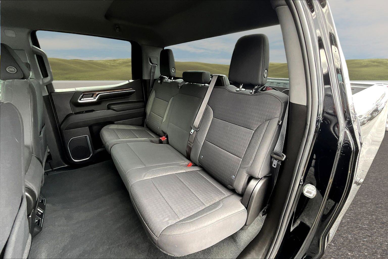 Used 2023 Chevrolet Silverado 1500 LT AWD/4WD image 15