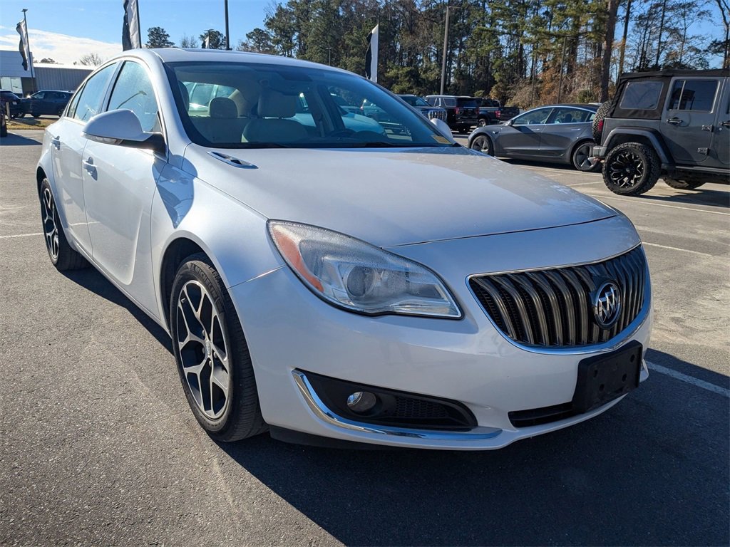 Used 2017 Buick Regal Sport Touring image 13