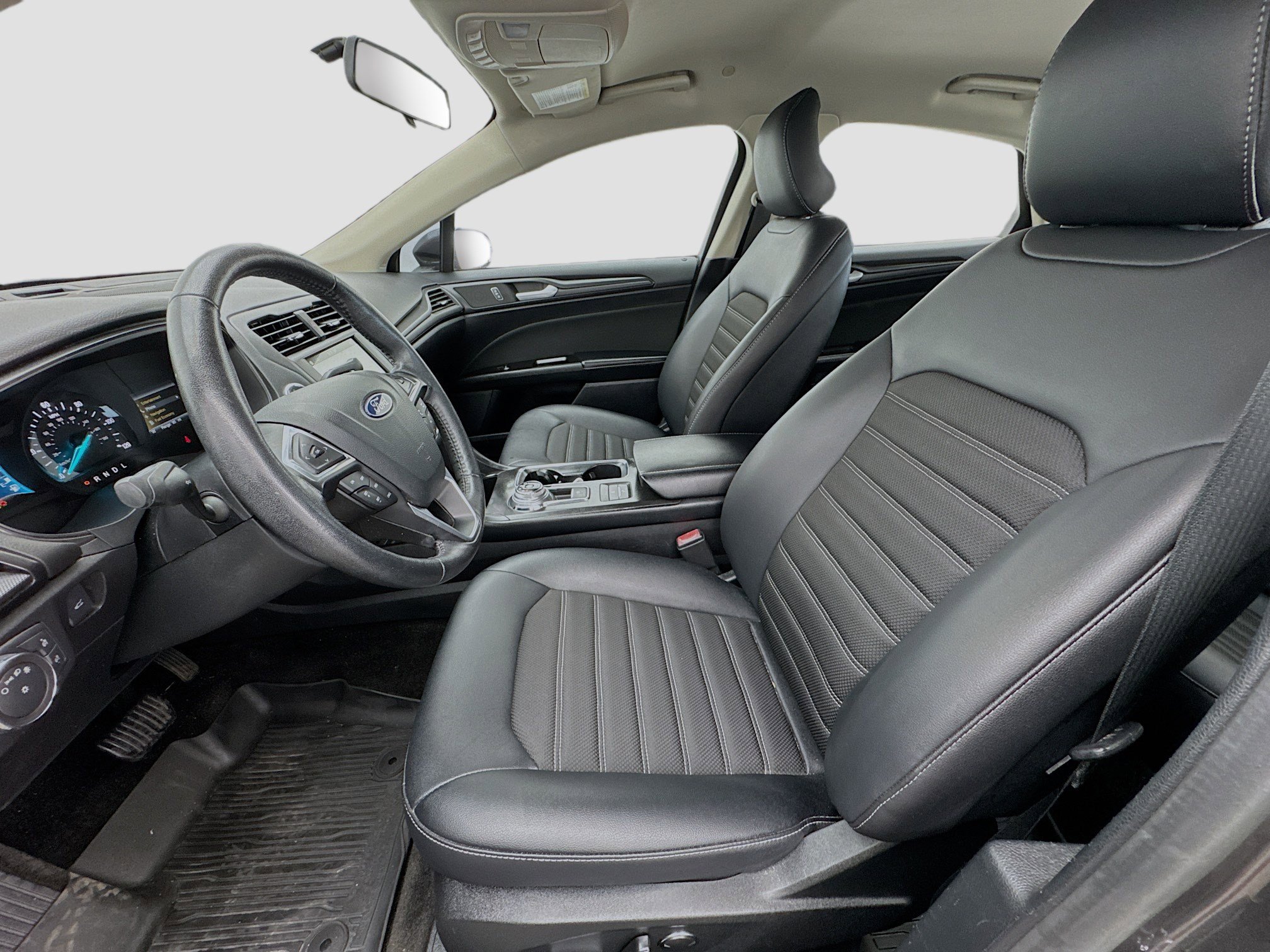 Used 2018 Ford Fusion SE w/ Equipment Group 601A FWD image 13