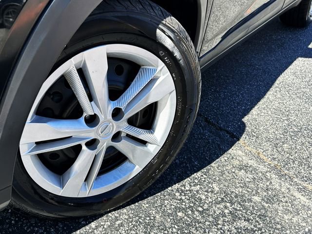 Used 2020 Nissan Kicks S image 10