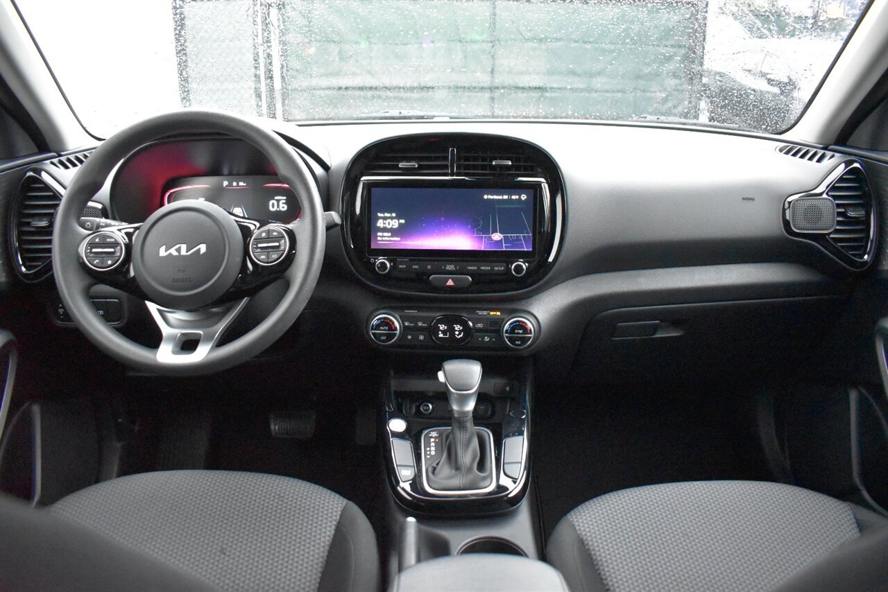 Used 2023 Kia Soul S FWD image 12