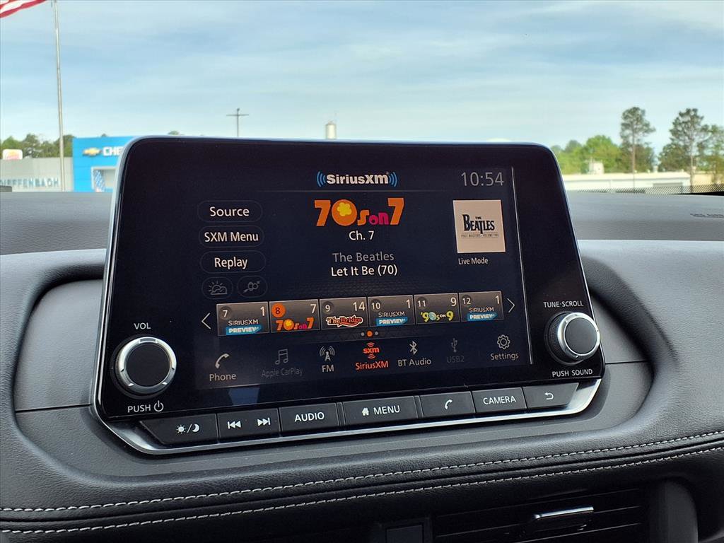 Used 2024 Nissan Rogue SV image 8