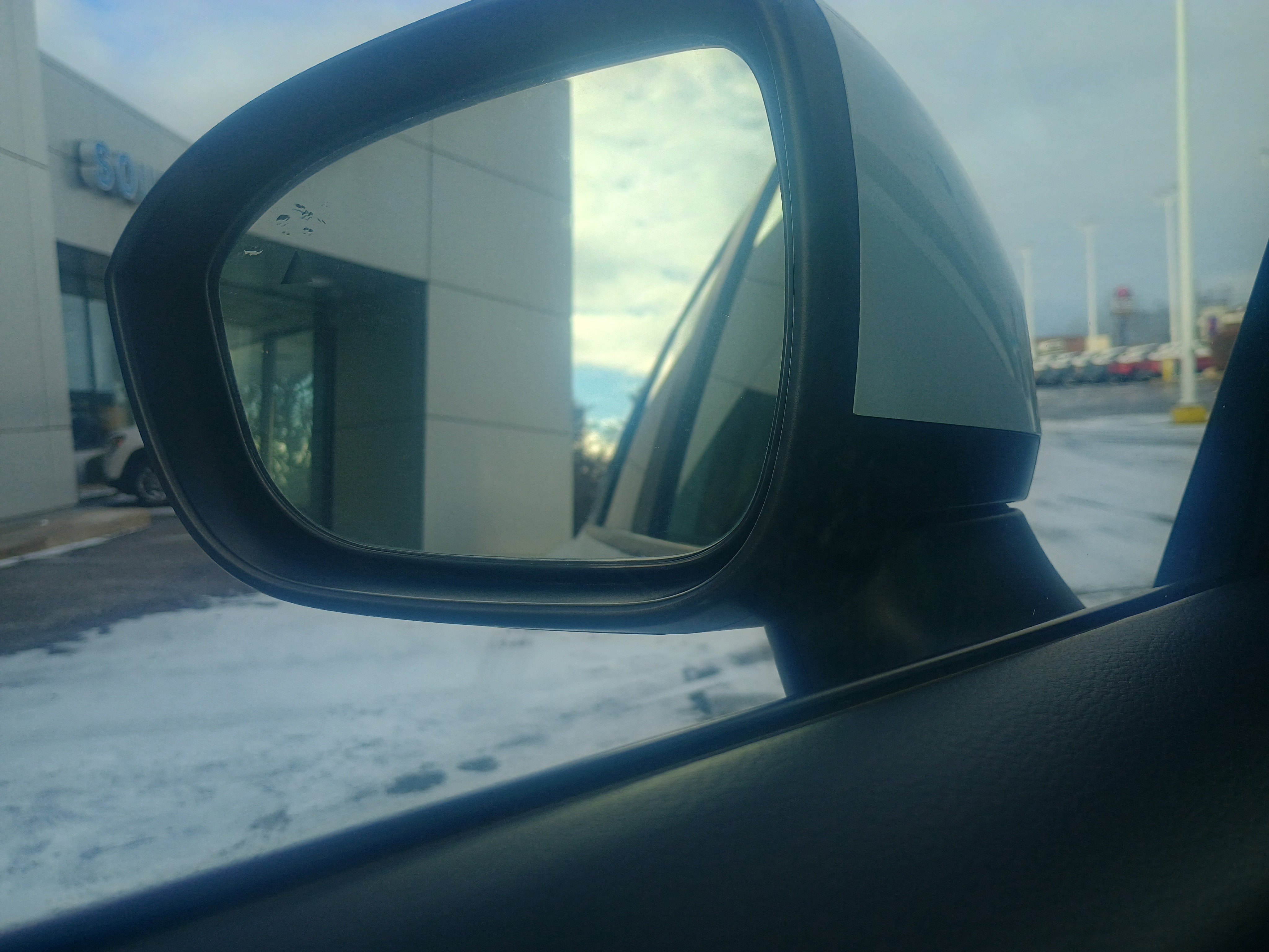 Used 2024 Nissan Rogue SV image 18