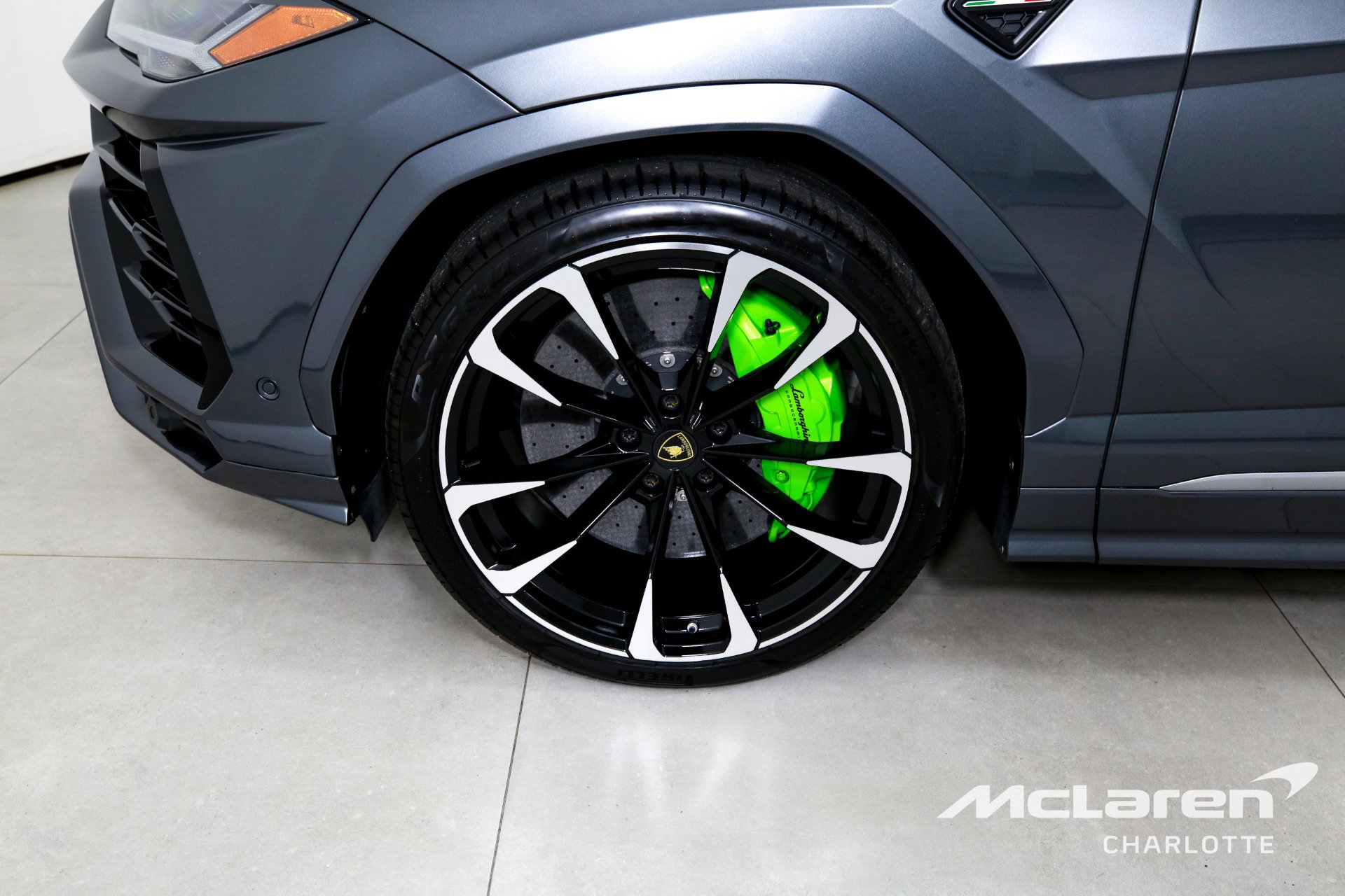 Used 2020 Lamborghini Urus image 34