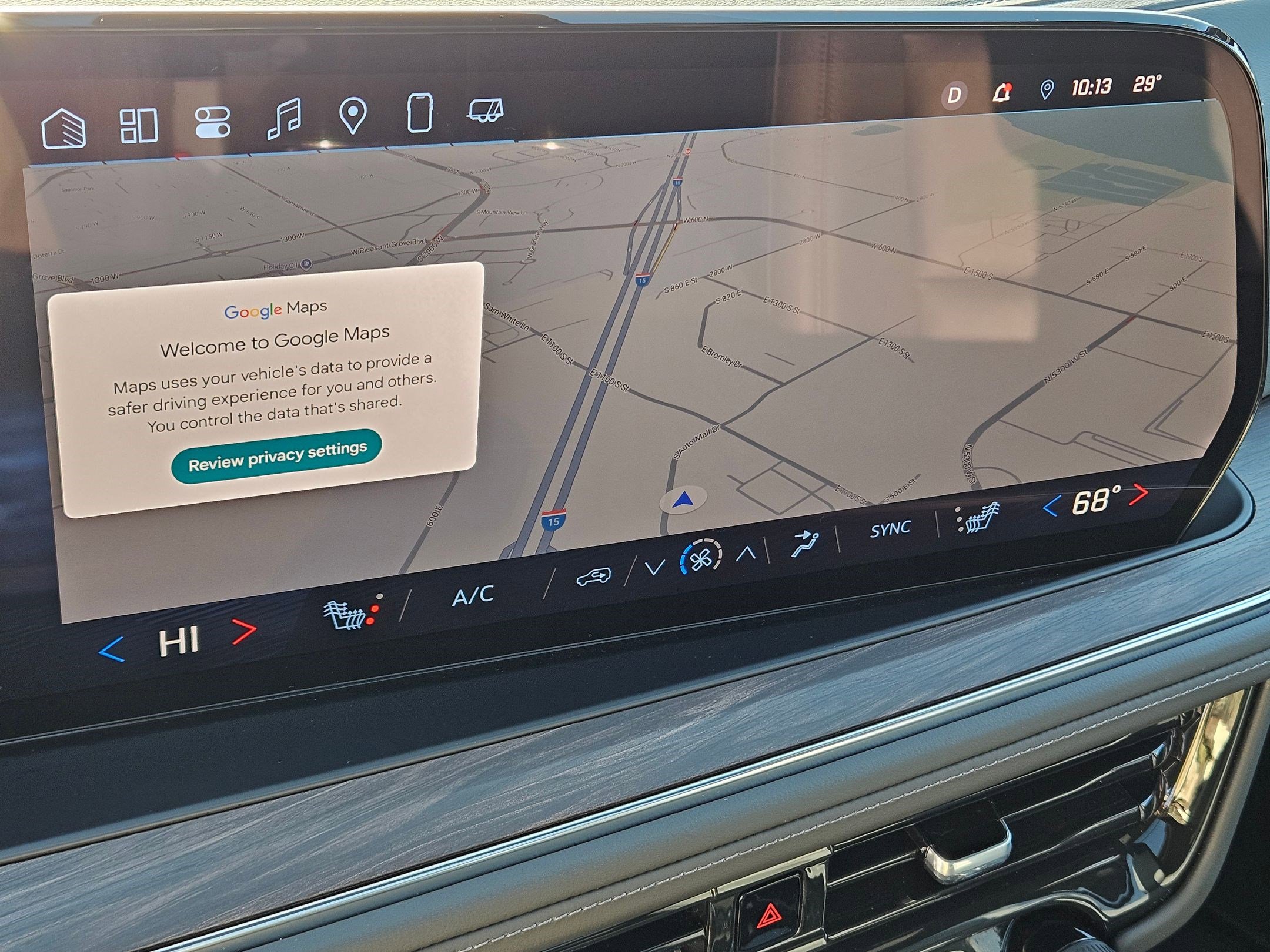 Used 2025 Chevrolet Suburban Z71 w/ Comfort Package image 24