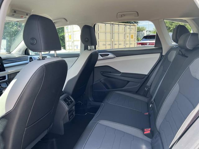 New 2026 Volkswagen Taos SE FWD image 23